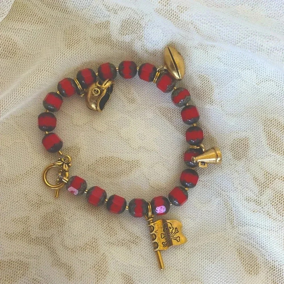 NWT Sports Buccanner Pirate Handmade Bracelet with Cute Goldplated charms - Picture 6 of 7